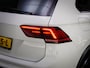 Volkswagen Tiguan 1.5 TSI ACT Highline Business R (PANORAMADAK, SFEERVERLICHTING, TREKHAAK, ADAPTIVE CRUISE CONTROL, BLUETOOTH)