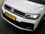 Volkswagen Tiguan 1.5 TSI ACT Highline Business R (PANORAMADAK, SFEERVERLICHTING, TREKHAAK, ADAPTIVE CRUISE CONTROL, BLUETOOTH)