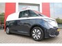 Volkswagen ID. Buzz Cargo 79 kWh | TREKHAAK ELEKTRISCH WEGKLAPBAAR | LAADRUIMTE PAKKET | STOEL/VOORRUIT VERWARMING | ELEKTRISCH BEDIENBARE SCHUIFDEUR | NAVIGATIE DISCOVER PRO | DRAADLOZE APPLE CARPLAY/ANDROID AUTO | CLIMATE CONTROL | ACHTERUITRIJ CAMERA | DODEHOEK DETECTIE | ADAPTIVE CRUISE CONTROL | NIEUWE BUS! | KEYLESS ENTRY/START | SFEER VERLICHTING | 3-ZITS |