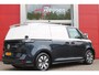 Volkswagen ID. Buzz Cargo 79 kWh | TREKHAAK ELEKTRISCH WEGKLAPBAAR | LAADRUIMTE PAKKET | STOEL/VOORRUIT VERWARMING | ELEKTRISCH BEDIENBARE SCHUIFDEUR | NAVIGATIE DISCOVER PRO | DRAADLOZE APPLE CARPLAY/ANDROID AUTO | CLIMATE CONTROL | ACHTERUITRIJ CAMERA | DODEHOEK DETECTIE | ADAPTIVE CRUISE CONTROL | NIEUWE BUS! | KEYLESS ENTRY/START | SFEER VERLICHTING | 3-ZITS |