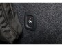 Volvo XC40 Extended Range Plus 82 kWh - IntelliSafe Assist & Surround - Parkeercamera achter - Verwarmde voorstoelen & stuur - Parkeersensoren voor & achter - Draadloze tel. lader - Warmtepomp - Elektr. inklapbare trekhaak - 19' LMV