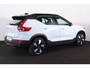 Volvo XC40 Extended Range Plus 82 kWh - IntelliSafe Assist & Surround - Parkeercamera achter - Verwarmde voorstoelen & stuur - Parkeersensoren voor & achter - Draadloze tel. lader - Warmtepomp - Elektr. inklapbare trekhaak - 19' LMV