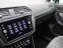 Volkswagen Tiguan 1.4 TSI eHybrid R-Line Business 245PK DSG Trekhaak, LED-Matrix, Elek. achterklep, 20" Suzuka velgen, Navigatiesysteem, Black Style, Winterpakket