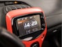 Citroën C1 1.0 VTi Deluxe Sport Automaat (APPLE CARPLAY, ELEKTRISCH VOUWDAK, LEDER, CAMERA, SCHERM, STOELVERWARMING, GETINT GLAS, LM VELGEN, PARKEERSENSOREN, CRUISE, NIEUWE APK, NIEUWSTAAT)
