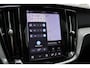 Volvo V60 T6 Plug-in hybrid AWD Ultra Dark | Geventileerde stoelen | Bowers & Wilkins | Extra getint glas | 19 inch lichtmetalen velgen | 360 graden camera | Stoel- / stuurwielverwarming | Achterbank verwarmd