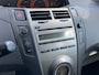 Toyota Yaris 1.3 VVT-i Aspiration | climate control | radio cd | lichtmetalen velgen | afn. trekhaak | elektr. pakket | NL auto