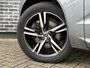 Volvo XC60 2.0 B4 R-Design | Panoramadak | Adaptive cruise control | Harman Kardon audio | Lederen sportstoelen | Stoel- en stuurwielverwarming | LED koplampen | Elektrische stoelverstelling |