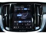 Volvo V60 T6 Plug-in hybrid AWD Plus Dark | Panoramadak | Verwarmbare Voorstoelen (met geheugen), Stuurwiel en Achterbank | Semi-Elektrische Trekhaak | Verwarmbare Voorruit | Premium Audio by Harman Kardon | 360-Camera