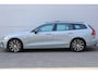 Volvo V60 T6 Plug-in hybrid AWD Plus Dark | Panoramadak | Verwarmbare Voorstoelen (met geheugen), Stuurwiel en Achterbank | Semi-Elektrische Trekhaak | Verwarmbare Voorruit | Premium Audio by Harman Kardon | 360-Camera