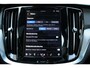 Volvo V60 T6 Plug-in hybrid AWD Plus Dark | Panoramadak | Verwarmbare Voorstoelen (met geheugen), Stuurwiel en Achterbank | Semi-Elektrische Trekhaak | Verwarmbare Voorruit | Premium Audio by Harman Kardon | 360-Camera