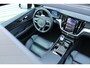 Volvo V60 T6 Plug-in hybrid AWD Plus Dark | Panoramadak | Verwarmbare Voorstoelen (met geheugen), Stuurwiel en Achterbank | Semi-Elektrische Trekhaak | Verwarmbare Voorruit | Premium Audio by Harman Kardon | 360-Camera