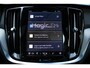 Volvo V60 T6 Plug-in hybrid AWD Plus Dark | Panoramadak | Verwarmbare Voorstoelen (met geheugen), Stuurwiel en Achterbank | Semi-Elektrische Trekhaak | Verwarmbare Voorruit | Premium Audio by Harman Kardon | 360-Camera