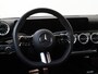 Mercedes-Benz A-klasse 180 AMG Line / Stoelverwarming / Achteruitrijcamera / Panorama-schuifdak / Night-Pakket /
