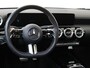 Mercedes-Benz A-klasse 180 AMG Line / Stoelverwarming / Achteruitrijcamera / Panorama-schuifdak / Night-Pakket /