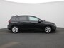 Volkswagen Golf 1.5 eHybrid Life Edition | Automaat | Navigatie | Draadloze Apple carplay | Climate control | Stuur- en Stoelverwarming | Achteruitrij Camera | Park Assist |