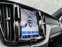 Volvo XC60 2.0 T6 Plug-in hybrid AWD R-Design | Long Range | Trekhaak | Luchtvering | 21'' velgen | 360 camera | Adaptieve cruise control | Elektrische stoelverstelling | Actieve LED koplampen | Stoel- en stuurwielverwarming |