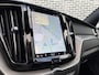 Volvo XC60 2.0 T6 Plug-in hybrid AWD R-Design | Long Range | Trekhaak | Luchtvering | 21'' velgen | 360 camera | Adaptieve cruise control | Elektrische stoelverstelling | Actieve LED koplampen | Stoel- en stuurwielverwarming |