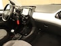 Toyota Aygo 1.0 VVT-i x-wave - ORIGINEEL NEDERLANDSE AUTO - CABRIO DAK - MULTIMEDIA VOORBEREIDING - ACHTERUIT RIJCAMERA - NAVIGATIE - HALF LEDEREN BEKLEDING