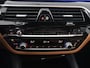 BMW 5-Serie 530e iPerformance | Leder | Stoelverwarming | Sfeerverlichting | Full LED | Navigatie | Parkeerhulp | Sportstoelen | Cruise control | PHEV | Plug In