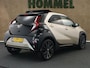 Toyota Aygo X 1.0 VVT-i MT Premium Cabrio - ORIGINEEL NEDERLANDSE AUTO - CARBIO DAK - PARKEERSENSOREN VOOR EN ACHTER - DRAADLOZE APPLE CARPLAY/ANDROID AUTO - DRAADLOZE TELEFOONLADER - VOORSTOELEN VERWARMD - NAVIGATIE