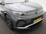 Volkswagen Tiguan 1.5 eHybrid 272 Pk Automaat R-Line Edition | Panorama Dak | Trekhaak | Massage Stoelen | Camera | Carplay | LED | 20 Inch | 1.351 Km!!