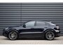 Porsche Cayenne Coupé 3.0 E-Hybrid 462pk | Panoramadak | Sport Chrono | 360 Camera | 21'' Wielen | Luchtvering | Stuurverwarming |  Stoel + Achterbankverwarming | LED Achterlichten donker |