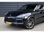 Porsche Cayenne Coupé 3.0 E-Hybrid 462pk | Panoramadak | Sport Chrono | 360 Camera | 21'' Wielen | Luchtvering | Stuurverwarming |  Stoel + Achterbankverwarming | LED Achterlichten donker |