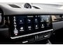 Porsche Cayenne Coupé 3.0 E-Hybrid 462pk | Panoramadak | Sport Chrono | 360 Camera | 21'' Wielen | Luchtvering | Stuurverwarming |  Stoel + Achterbankverwarming | LED Achterlichten donker |