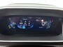 Peugeot e-2008 EV GT Pack 50 kWh 136 pk | Navigatie | Elektrisch Glazen Panoramadak | Achteruitrijcamera | Lederen Bekleding | Verwarmde Sportstoelen | Trekhaak | LED Koplampen | Dodehoek Detectie | Adaptieve Cruise Control | 18" Lichtmetalen Velgen | Apple Carplay/Android Auto |