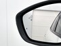 Peugeot e-2008 EV GT Pack 50 kWh 136 pk | Navigatie | Elektrisch Glazen Panoramadak | Achteruitrijcamera | Lederen Bekleding | Verwarmde Sportstoelen | Trekhaak | LED Koplampen | Dodehoek Detectie | Adaptieve Cruise Control | 18" Lichtmetalen Velgen | Apple Carplay/Android Auto |