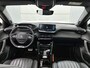 Peugeot e-2008 EV GT Pack 50 kWh 136 pk | Navigatie | Elektrisch Glazen Panoramadak | Achteruitrijcamera | Lederen Bekleding | Verwarmde Sportstoelen | Trekhaak | LED Koplampen | Dodehoek Detectie | Adaptieve Cruise Control | 18" Lichtmetalen Velgen | Apple Carplay/Android Auto |