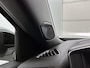 Peugeot e-2008 EV GT Pack 50 kWh 136 pk | Navigatie | Elektrisch Glazen Panoramadak | Achteruitrijcamera | Lederen Bekleding | Verwarmde Sportstoelen | Trekhaak | LED Koplampen | Dodehoek Detectie | Adaptieve Cruise Control | 18" Lichtmetalen Velgen | Apple Carplay/Android Auto |