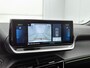 Peugeot e-2008 EV GT Pack 50 kWh 136 pk | Navigatie | Elektrisch Glazen Panoramadak | Achteruitrijcamera | Lederen Bekleding | Verwarmde Sportstoelen | Trekhaak | LED Koplampen | Dodehoek Detectie | Adaptieve Cruise Control | 18" Lichtmetalen Velgen | Apple Carplay/Android Auto |