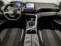 Peugeot 5008 1.2 PureTech Sport 7 Persoons (APPLE CARPLAY, GROOT NAVI, CLIMATE, PARKEERSENSOREN, SPORTSTOELEN, GETINT GLAS, CRUISE, NIEUWSTAAT)