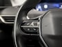 Peugeot 5008 1.2 PureTech Sport 7 Persoons (APPLE CARPLAY, GROOT NAVI, CLIMATE, PARKEERSENSOREN, SPORTSTOELEN, GETINT GLAS, CRUISE, NIEUWSTAAT)
