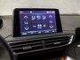Peugeot 5008 1.2 PureTech Sport 7 Persoons (APPLE CARPLAY, GROOT NAVI, CLIMATE, PARKEERSENSOREN, SPORTSTOELEN, GETINT GLAS, CRUISE, NIEUWSTAAT)