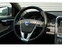 Volvo XC60 T5 Automaat FWD Summum | Elektrisch Glazen Panorama-Dak | Trekhaak Met Afneembare Kogel | Lichtmetalen Velgen 18" | Electronic Climate Controle |  Voorstoelen Verwarmd | Park Assist Achter | Leder bekleding Offblack | Cruise Control | Bots Herkenning En Activatie | Autonomous Emergency Braking | Achterbank In Delen Neerklapbaar |