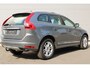 Volvo XC60 T5 Automaat FWD Summum | Elektrisch Glazen Panorama-Dak | Trekhaak Met Afneembare Kogel | Lichtmetalen Velgen 18" | Electronic Climate Controle |  Voorstoelen Verwarmd | Park Assist Achter | Leder bekleding Offblack | Cruise Control | Bots Herkenning En Activatie | Autonomous Emergency Braking | Achterbank In Delen Neerklapbaar |