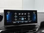Peugeot 3008 SUV Allure Pack Business Hybrid 180 pk Automaat | Navigatie | Achteruitrijcamera | Parkeersensoren Voor en Achter | LED Koplampen | Dodehoek Detectie | Head-up Display | 18" Lichtmetalen Velgen | Apple Carplay/Android Auto |