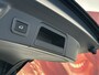 Land Rover Range Rover Velar 2.0 P250 TURBO AWD SE R-DYNAMIC NAVIGATIE ADAPTIVE CRUISE CONTROL PANORAMA SCHUIF/KANTELDAK DODEHOEKSENSOREN RIJSTROOKSENSOREN ACHTERUITRIJCAMREA ZEER MOOI !! Brgl