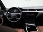 Audi Q8 e-tron Sportback 50 quattro Advanced Edition 95 kWh l Adaptive cruise+emergency ass. l MMI navigatie plus l Uitgebreide voorverwarming + ventilatie l Autom. airconditioning 2 zones l Apple Carplay / Android Auto l Elektr. voorst. geheugen best. l Stoelverwarming voorin l Achteruitrijcamera l Privacy glas (donker getint) l Lichtpakket ambient lighting l Adaptive air suspension l Optiekpakket zwart plus l Alarm Klasse III l Audi virtual cockpit l