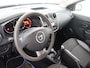 Dacia Sandero 0.9 TCe Stepway Lauréate Trekhaak hoge instap airco centrvergr elecraam audio/aux/stuurbed lmvelg De Dacia Sandero 0.9 TCe Stepway Lauréate uit 2016 is een praktische en betaalbare auto die zich goed leent voor dagelijks gebruik. Dankzij de verhoogde rijhoogte en robuuste uitstraling heef