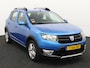 Dacia Sandero 0.9 TCe Stepway Lauréate Trekhaak hoge instap airco centrvergr elecraam audio/aux/stuurbed lmvelg De Dacia Sandero 0.9 TCe Stepway Lauréate uit 2016 is een praktische en betaalbare auto die zich goed leent voor dagelijks gebruik. Dankzij de verhoogde rijhoogte en robuuste uitstraling heef