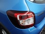 Dacia Sandero 0.9 TCe Stepway Lauréate Trekhaak hoge instap airco centrvergr elecraam audio/aux/stuurbed lmvelg De Dacia Sandero 0.9 TCe Stepway Lauréate uit 2016 is een praktische en betaalbare auto die zich goed leent voor dagelijks gebruik. Dankzij de verhoogde rijhoogte en robuuste uitstraling heef