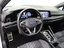 Volkswagen Golf 1.5 eTSI 150PK R-Line DSG | Pano Dak | IQ.Light | Camera | Keyless | Stoelverwarming | Apple CarPlay | 18" Bergamo |