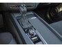 Volvo XC60 T5 Momentum - Verwarmbare voorstoelen - Elektrisch bedienbare achterklep - Parkeersensoren en camera achter - Cruise Control - Climate Control - Apple® CarPlay - Android Auto - Licht- & regensensor - 18' LMV - City Safety