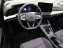 Volkswagen Golf 1.5 TSI Oranje Edition 116 PK | EM | Apple Carplay | 18" Lichtmetalen velgen | Climate control | Parkeersensoren | Getinte ruiten | Keyless access | Stoelverwarming | Stuurverwarming |