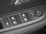 Peugeot 208 Hybrid 100 Allure Automaat | Navigatie | Automatische airco | Apple Carplay | 16 inch lichtmetalen wielen | Parkeersensoren achter