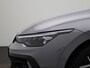 Volkswagen Golf Variant 1.5 eTSI R-Line Edition 116 PK Automaat | Apple Carplay draadloos | 360 Camera | Navigatie | Digital cockpit | Android Auto draadloos | Dodehoek sensoren | Elektrische achterklep | Black style | 18" Lichtmetalen velgen | Sportstoelen | Keyless access |