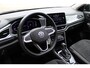 Volkswagen T-Roc 1.5 TSI 150pk DSG Style / Panoramadak / Navigatie via APP Connect / Afneembare trekhaak / Virtual Cockpit Pro / LM 17 inch Garantie tot 20-07-2027 max 100.000km